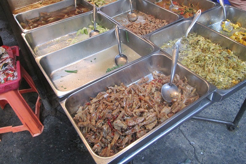 バンコクの屋台飯の値段、７年で倍近くに値上がりという調査結果