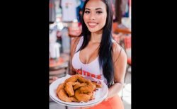 セクシーウエイトレスで有名なフーターズ、営業再開＆デリバリーを開始