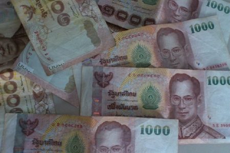 タイ三面記事ニュース～殺し屋を雇って元亭主殺害＆パイロットを偽称した詐欺男