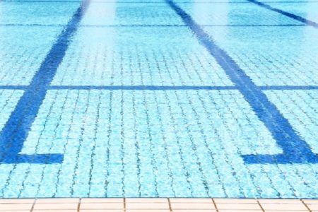 タイ面白ニュース！ネットを使っての水泳授業！？＆大麻料理