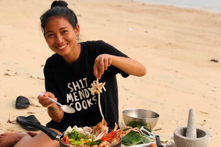 タイ料理の世界で奮闘する女性2人！