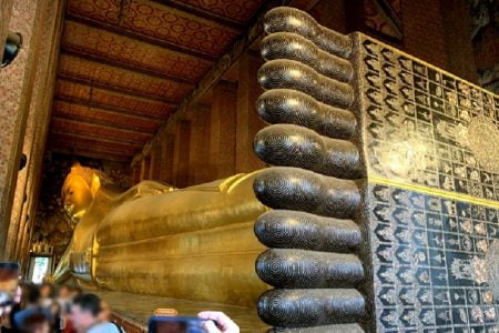 コロナ禍で苦境のタイの寺院
