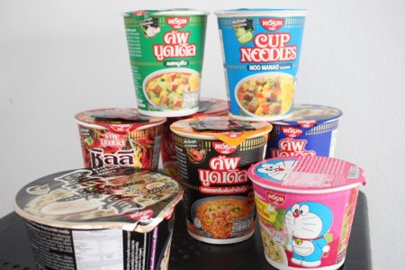 タイ製の日清カップヌードルを食べ比べてみた！