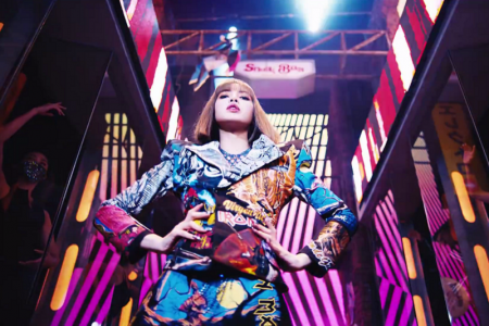 ブラックピンクのタイ人メンバーリサの新曲が記録更新