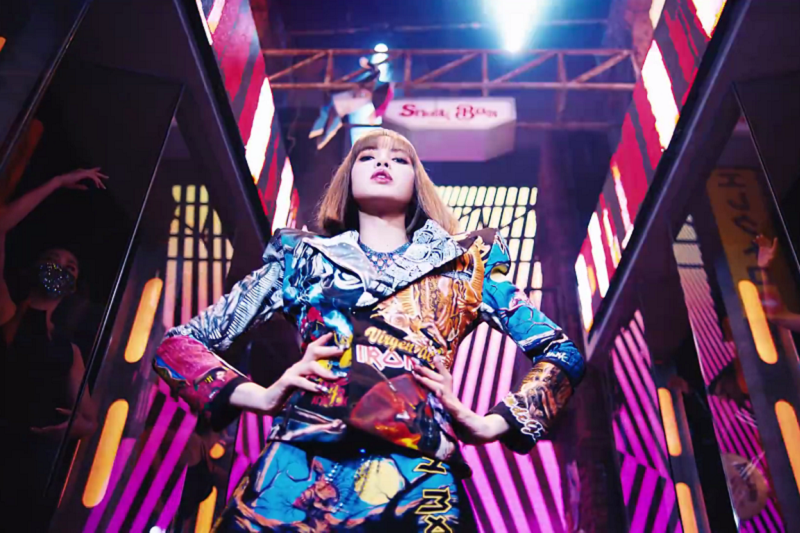 ブラックピンクのタイ人メンバーリサの新曲が記録更新