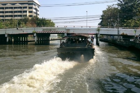 バンコク都庁が運河の改造計画を進行中