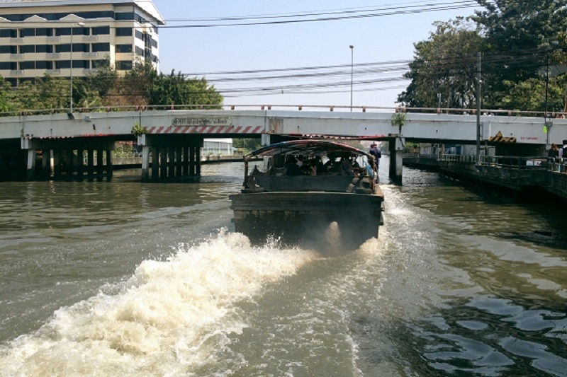 バンコク都庁が運河の改造計画を進行中