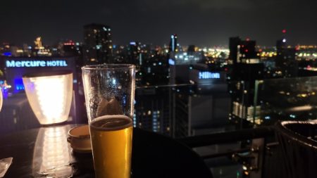 タイの観光スポーツ省大臣がエンタテインメント店の営業再開を提案