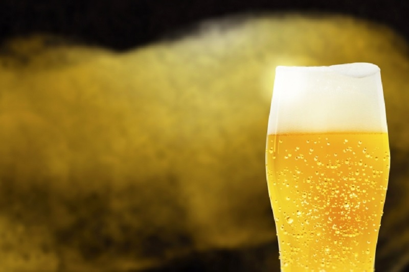 タイ珍事件！ギャラリー装いパーティ＆海軍上官酔って逮捕