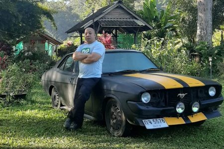 タイ面白ニュース！ワイルドスピード出現＆道路標識を売って酒を飲もう