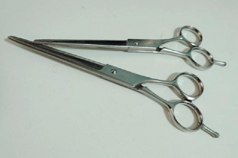 タイ面白ニュース！突然人気の床屋＆バンコク電線地下へ３年で潜る？