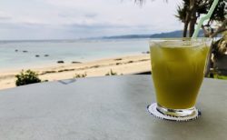 タイ面白ニュース！ヒーローさとうきびジュースを売る＆コンドーム無料配布