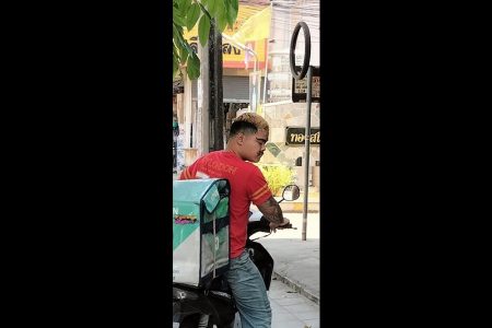 タイ珍暴力事件！黒魔術の仕返しに殴る＆フードデリバリー運転手が殴る