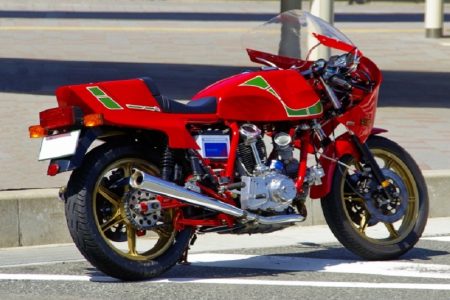 タイ珍事件！赤ちゃん背負いバイク試乗＆猫の皮剥ぎ犯を追え