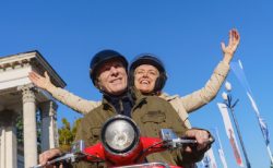 タイ面白ニュース！祖母の蠟人形を作った孫＆元アメリカ大統領がオンライン講義