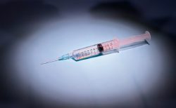 タイ珍事件！ナイフを持ったドラッグ中毒息子を父親が射殺＆胎児を寺院に放置した女