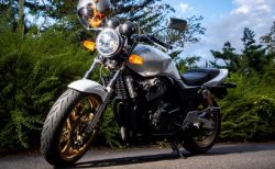 タイ珍ニュース！中東人ライダーパタヤで暴走＆僧侶からトランスジェンダーインフルエンサーへ！