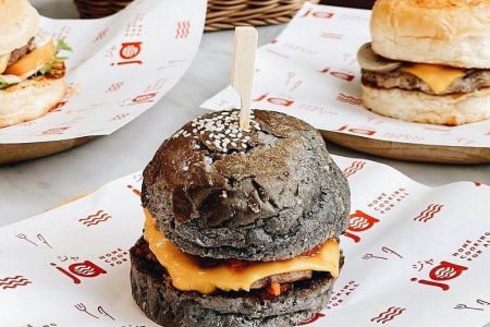 バンコク面白飲食店！スターウォーズテーマのバーガー店＆シェイクスピア好き向けバー