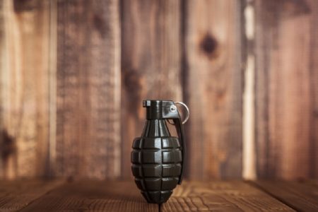 タイ珍事件！悪質闇金業者、米軍の手榴弾を使い殺人未遂