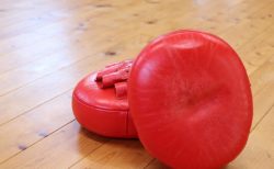 タイ珍ニュース！有名ボクサー、ヌード写真で恐喝＆寺院でキス＆セルフィー