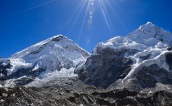 タイ驚き子供ニュース！エベレストベースキャンプにタイ少年到達＆デモ常連の中学生