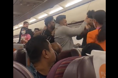 タイ迷惑外国人客ニュース！インド人が機内で喧嘩騒ぎ