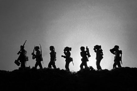 タイ珍事件！タイ国軍兵士のフリをした男、理由はモテたいから