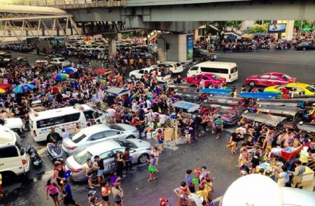 タイ珍ニュース！ソンクラーンではしゃぎ過ぎて逮捕される