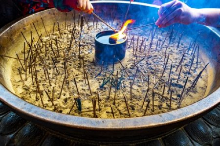 タイ珍ニュース！信心深い泥棒「お祈り忘れたから捕まった」