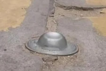 タイ珍事件！連続事故原因は道路の鋲&偽物ハイソ男、詐欺で逮捕