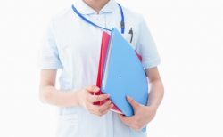 タイ悲劇事件！ドラッグ中毒者が看護師さんの指を食いちぎる