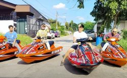 タイ珍ニュース！ジェットスキーが公道を走っている
