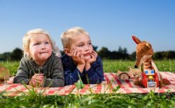 タイ子供の日イベントで悲劇発生！44人の子供怪我＆電柱にバイク激突