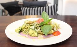 アーリー地区のお洒落なブティック・レストラン「ピンクタイフーン」！