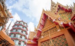 タイ珍事件！破戒僧侶、ドラッグ使用運転性交渉で破門される