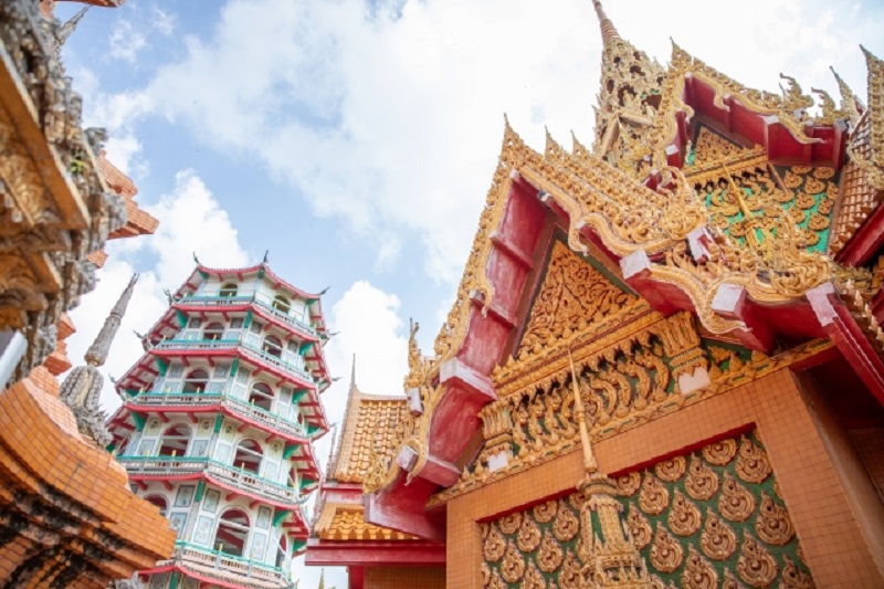 タイ珍事件！破戒僧侶、ドラッグ使用運転性交渉で破門される